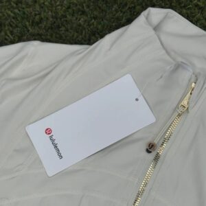 C7AADCB1-D19B-4E30-AD48-4686192AB994